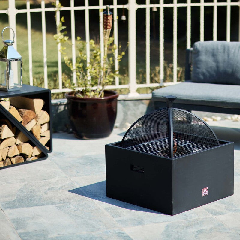 Bad axe The Log Cabin Firepit