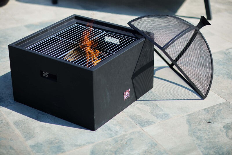 Bad axe The Log Cabin Firepit